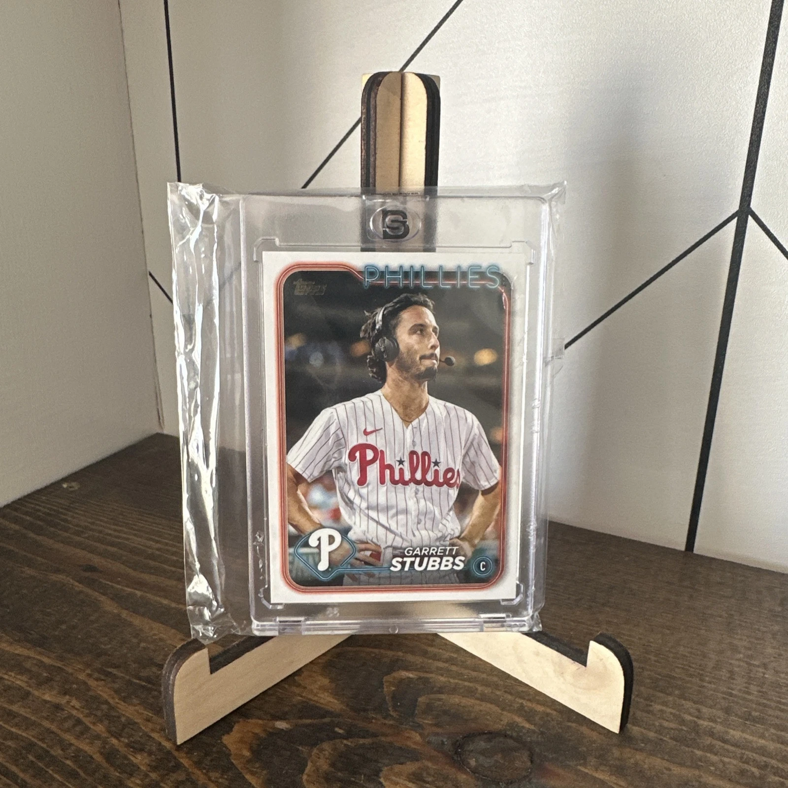 2024 Topps Series 2 Garrett Stubbs Golden Mirror Variation SSP #409: Phillies