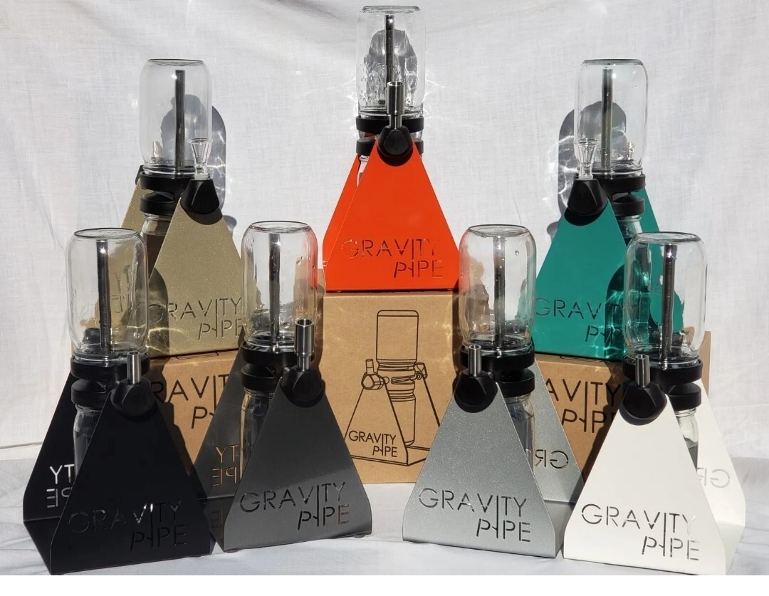 360 Rotating Glass Gravity Water Pipe Hookah Infuser. Gold. 