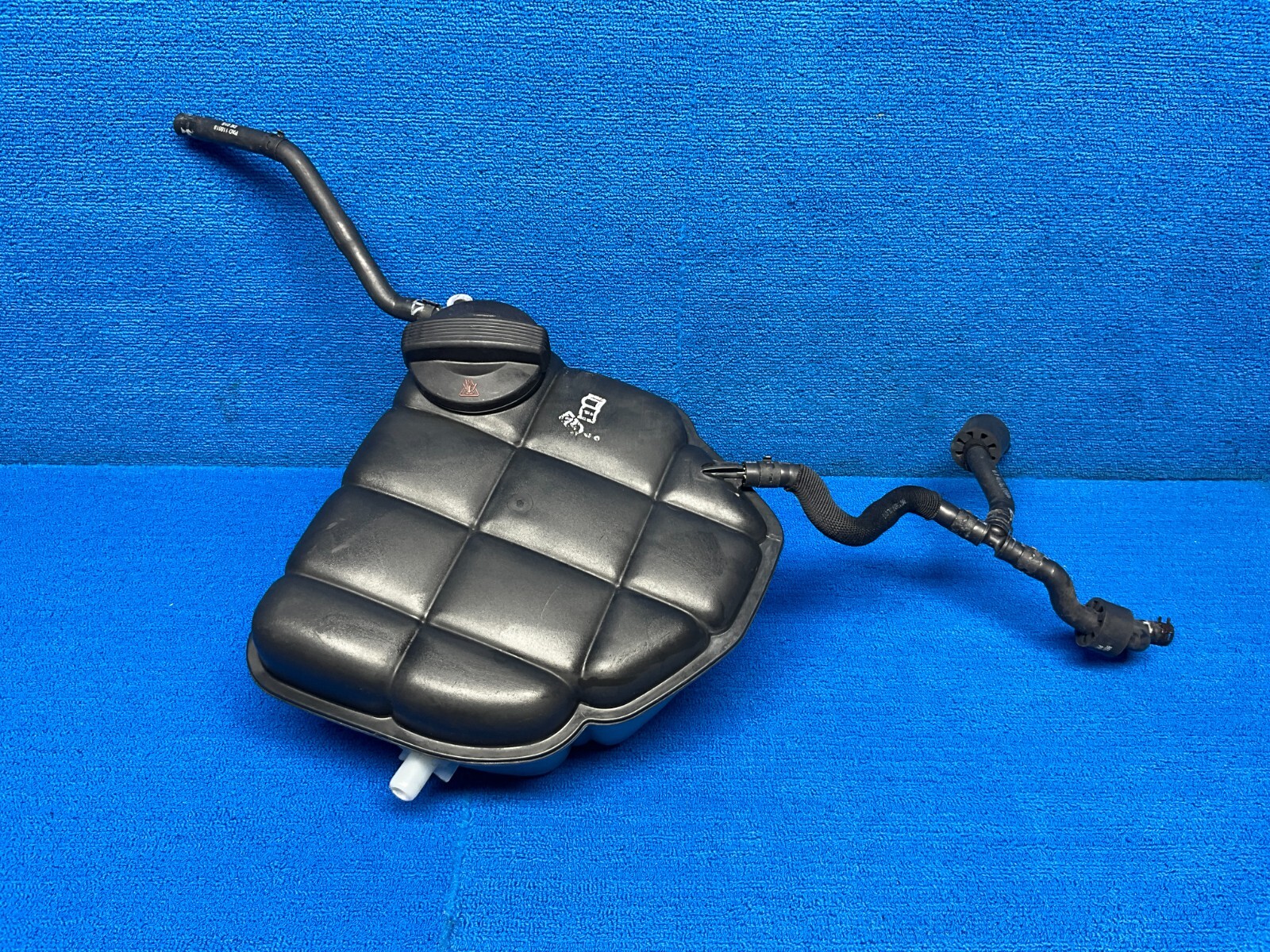 2005 - 2010 BENTLEY GTC COOLANT RESERVOIR OVERFLOW EXPANSION TANK OEM