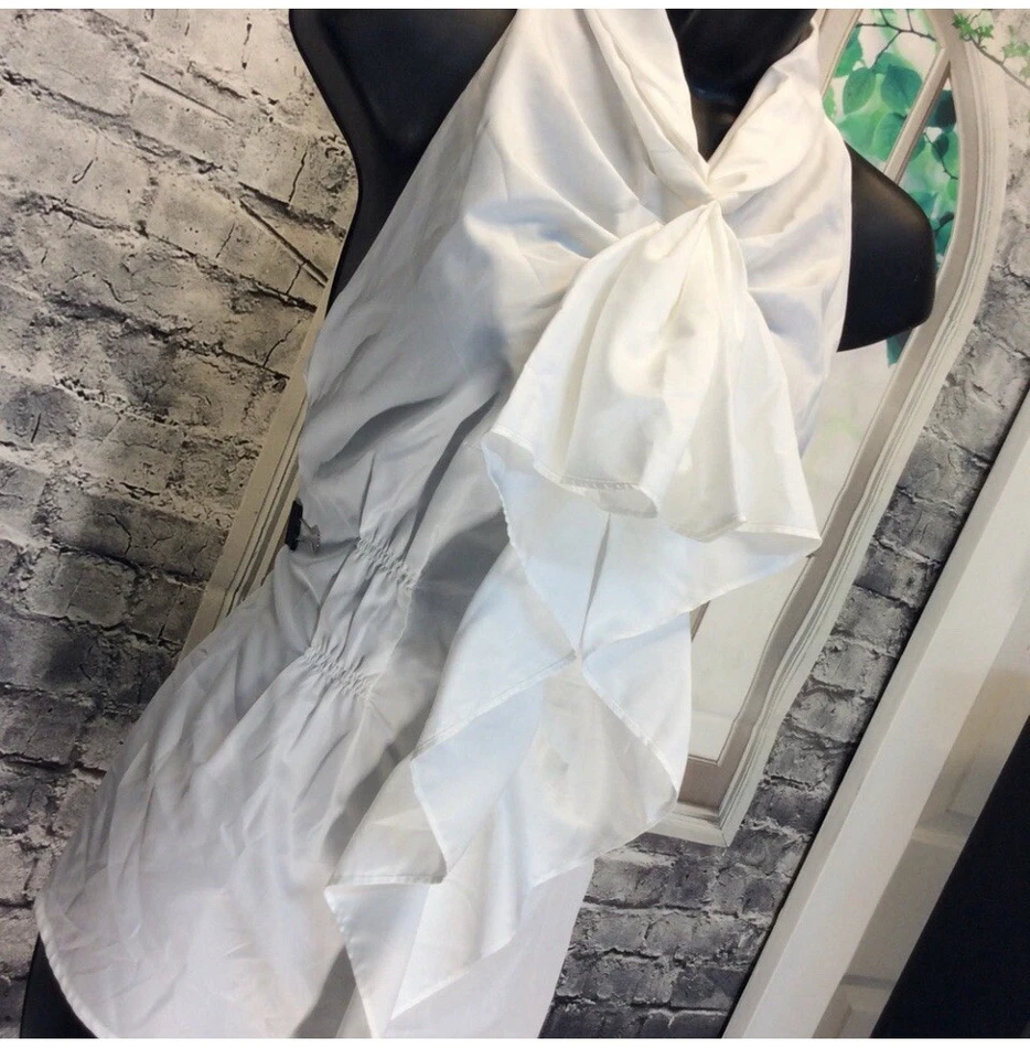 Top grande con volantes blancos Foto 4 de 4