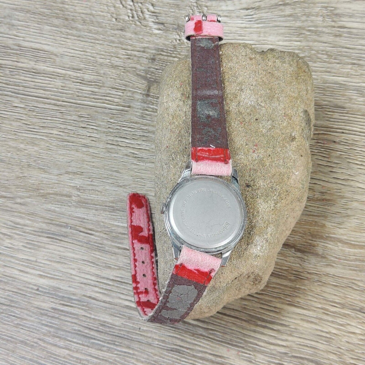 Walt Disney Minnie Mouse Women's Vintage Watch Red Leather Walt Disney Minnie Mouse Women's Vintage Watch Red Leather