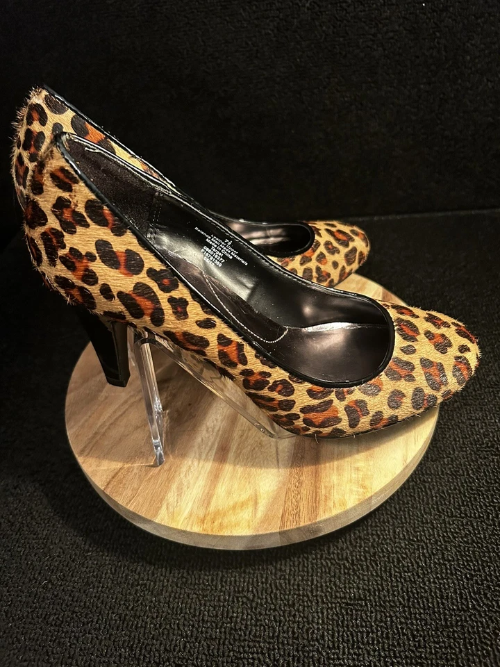 Zapatos de salón Merona de cuero con estampado animal de leopardo talla 7,5 nuevos sin caja Foto 3 de 4