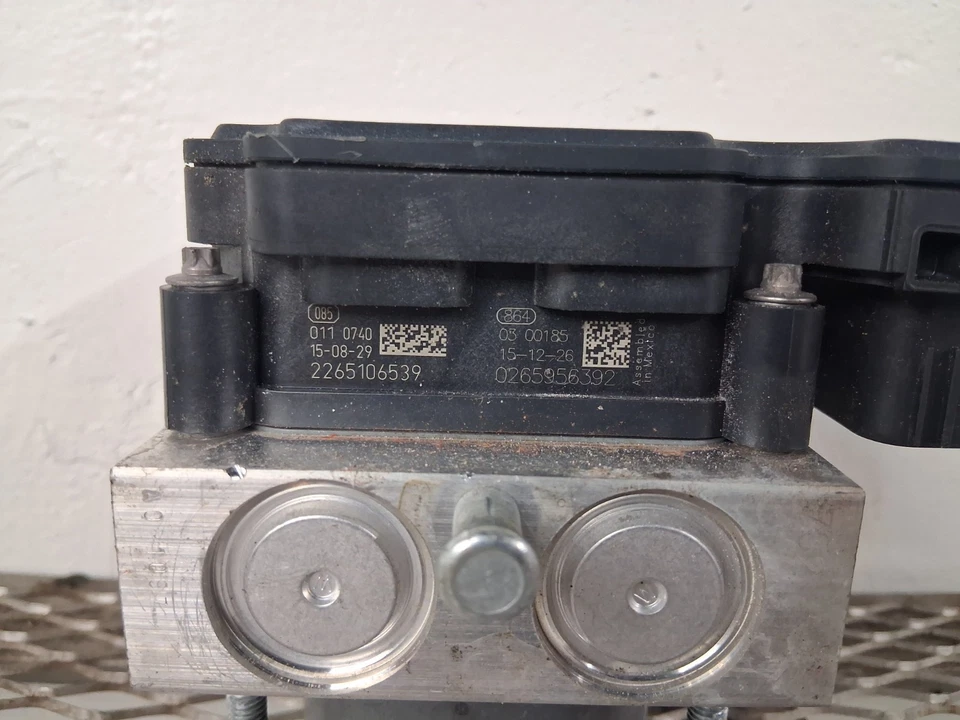 Chevrolet Camaro 2016-2017 ABS unidad de módulo de bomba de freno antibloqueo 2265106539 Foto 2 de 2