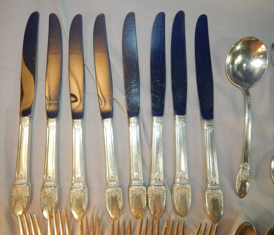 Juego de cubiertos de plata Rogers Bros First Love 1847 de 6 lugares + extra Foto 3 de 4