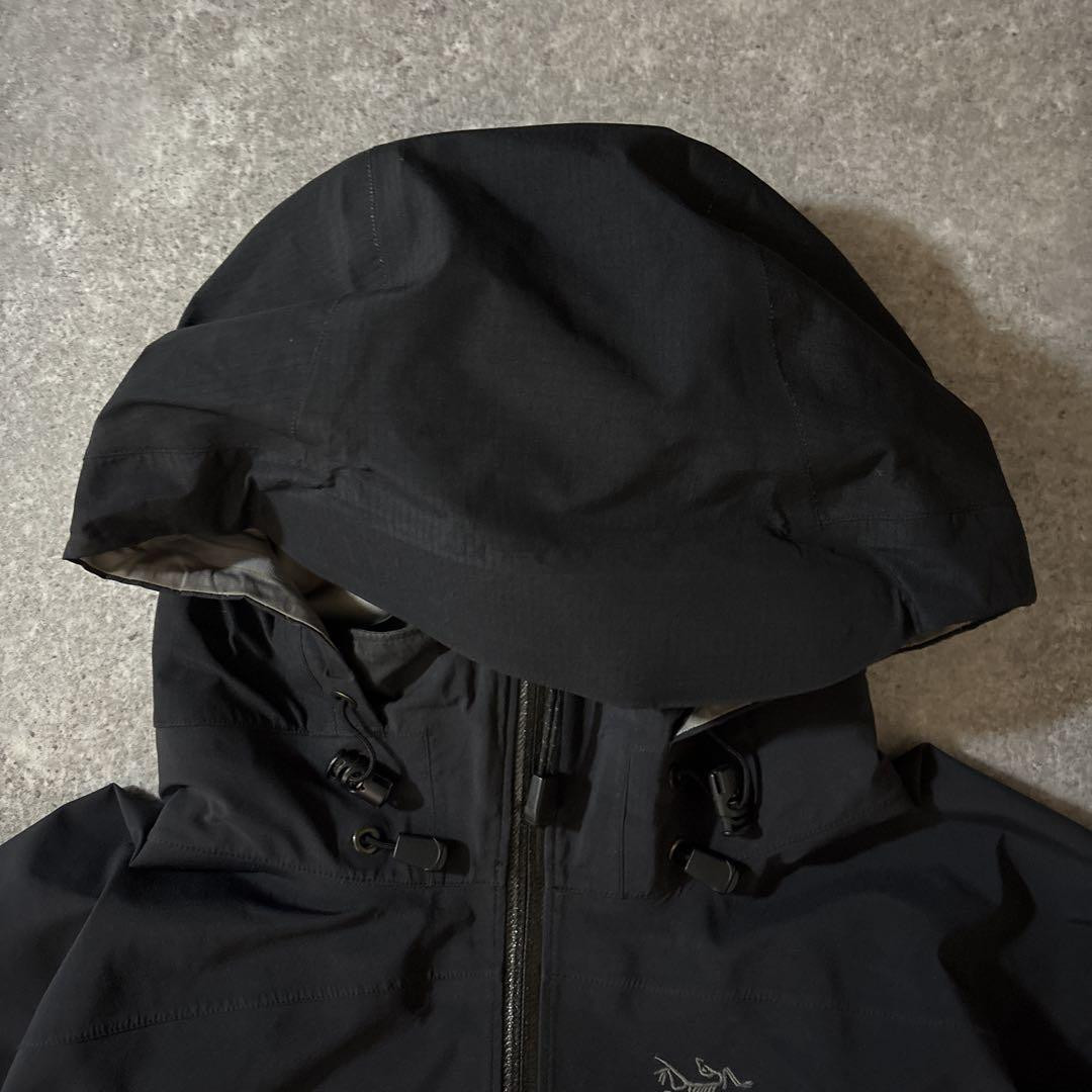 Arc'teryx 90s Archive Theta AR Jacket Black L/XL Canada Made Arc'teryx 90s Archive Theta AR Jacket Black L/XL Canada Made