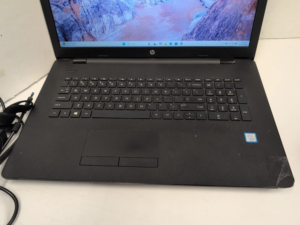  Hp 17" Laptop 17-BS0xx i5-7200U /8GB Ram/ 240GB SSD /Win11 (CRACKED, READ)- - Image 3 of 4