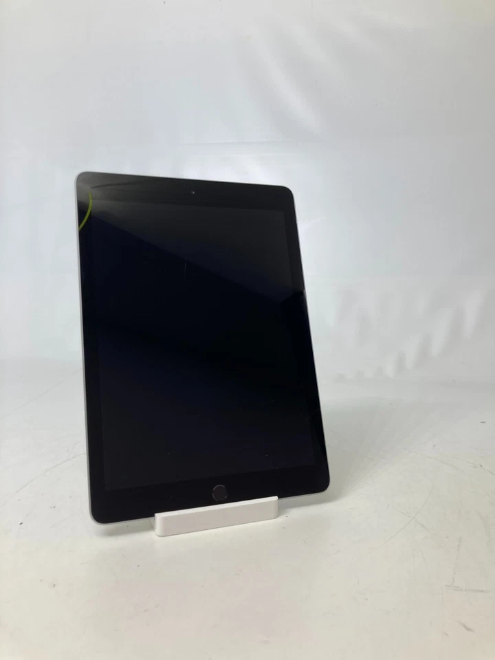 iPad A1893 9,7" iOS 17 2,3 GHz 32GB CC 38