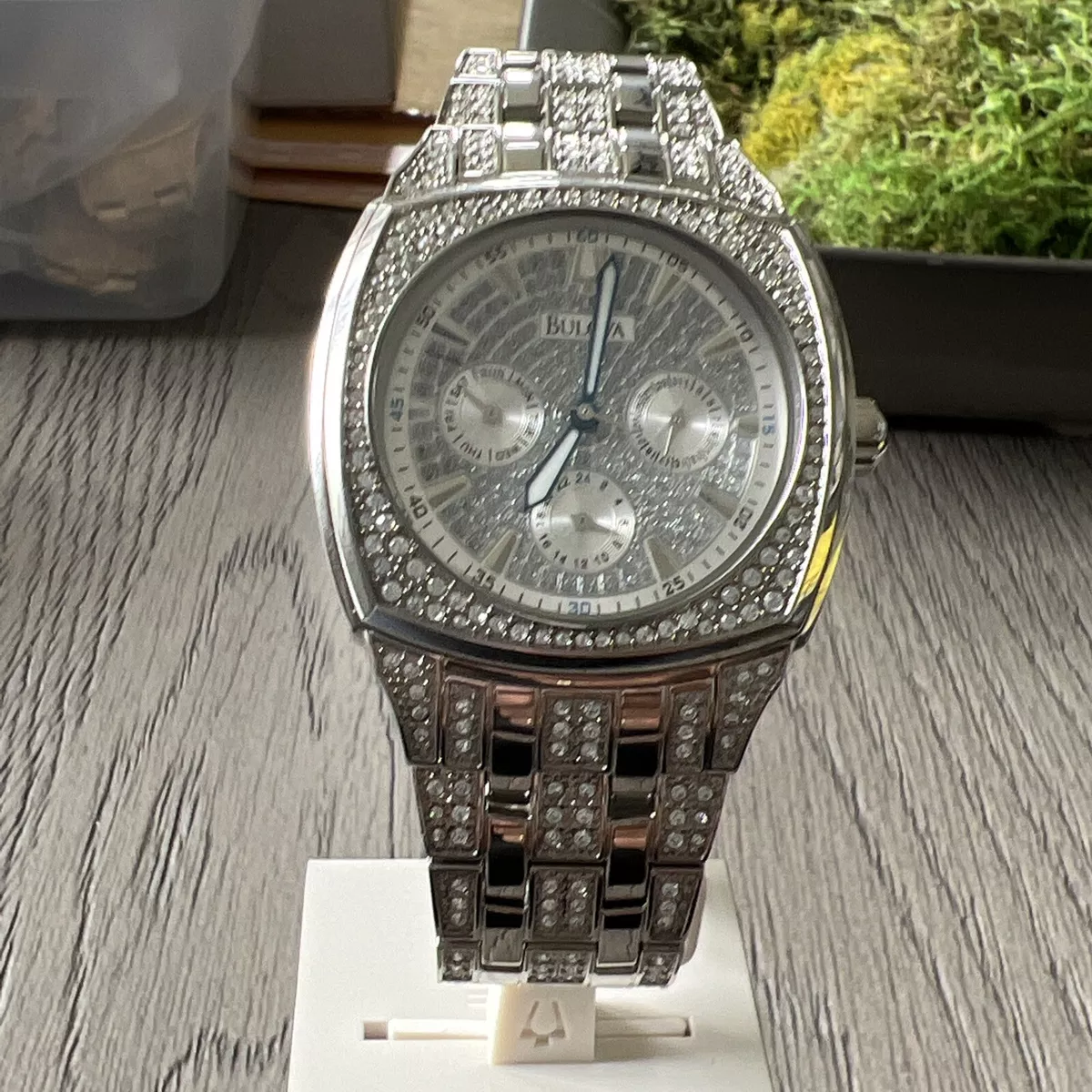 96c002 bulova best sale watch