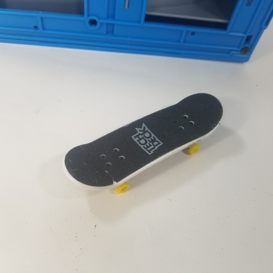 Tech Deck Transforming SK8 Container with Ramp Set Blue Crate Cargo ...