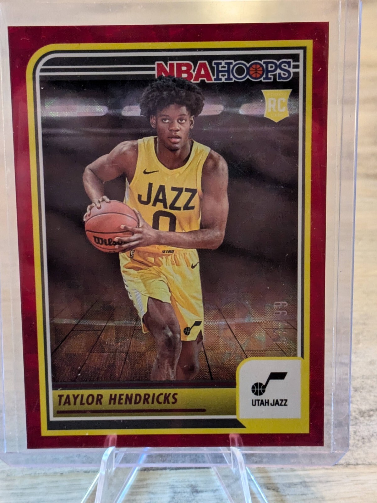2023-24 Panini NBA Hoops - Rookies Hyper Red #236 Taylor Hendricks /99 (RC)