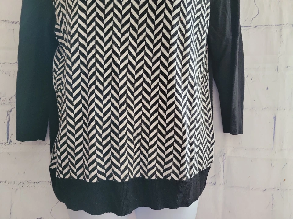 Dana Buchman Chevron Black White Top Size XL Round Neck 3/4 Sleeve Zipper Back - Image 4 of 4