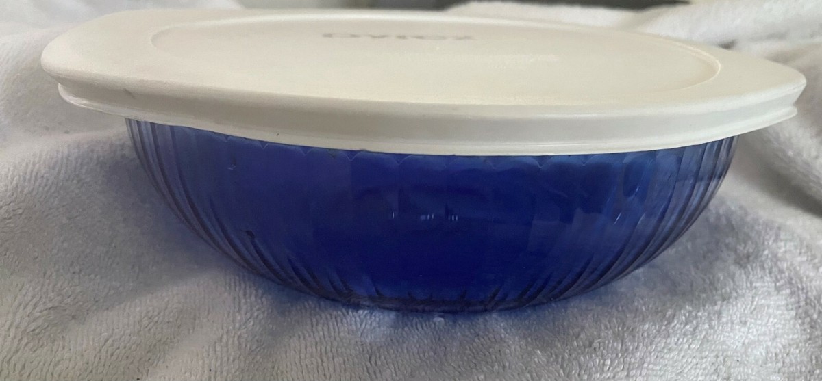 Pyrex Cobalt Blue Round Baking Dish White Cover Casserole Dish  Excellent