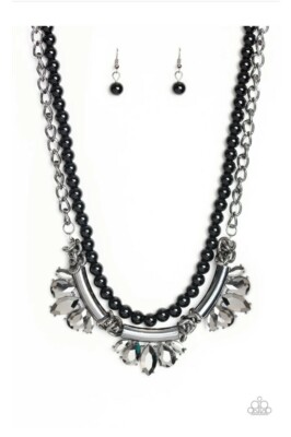 Paparazzi necklace set BOW BEFORE  THE QUEEN black beads gunmetal NEW