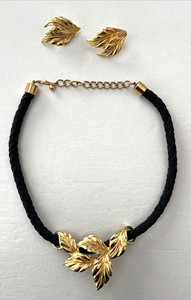 Avon 90s Whispering Leaves Corded Choker Pendant W/ Leaf Earrings