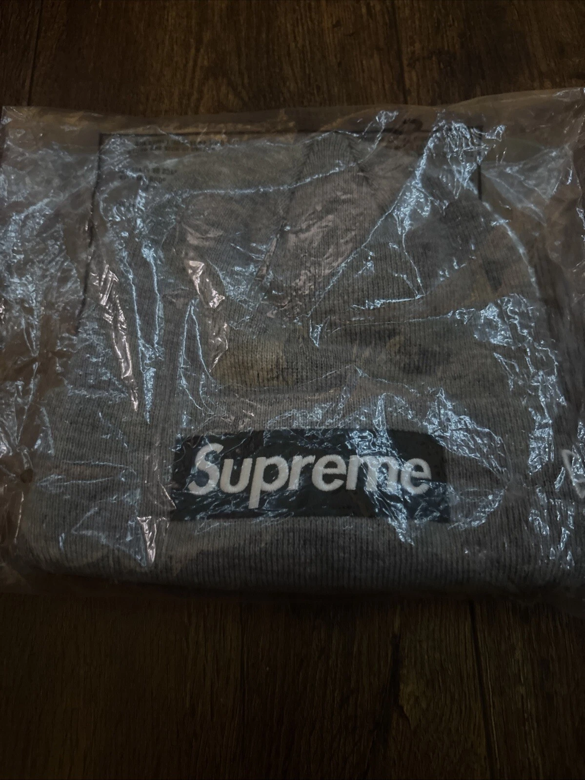 Bonnet Supreme Box Logo World Célèbre New Era