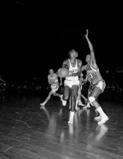 Joe Roberts Of The Syracuse Nationals Shoots 1960S Old Basketball Photo 20