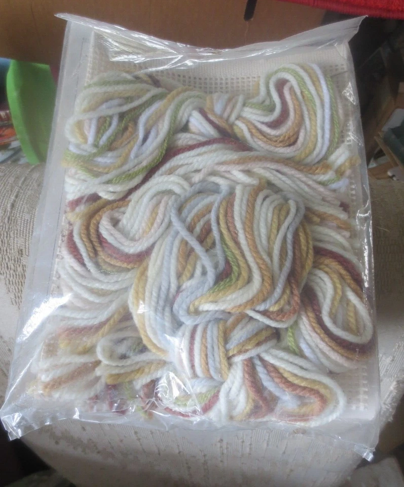 Bucilla cross stitch kit Pattern Dried Flowers #4264 vintage NOS 11 x 11 - Image 3 of 3