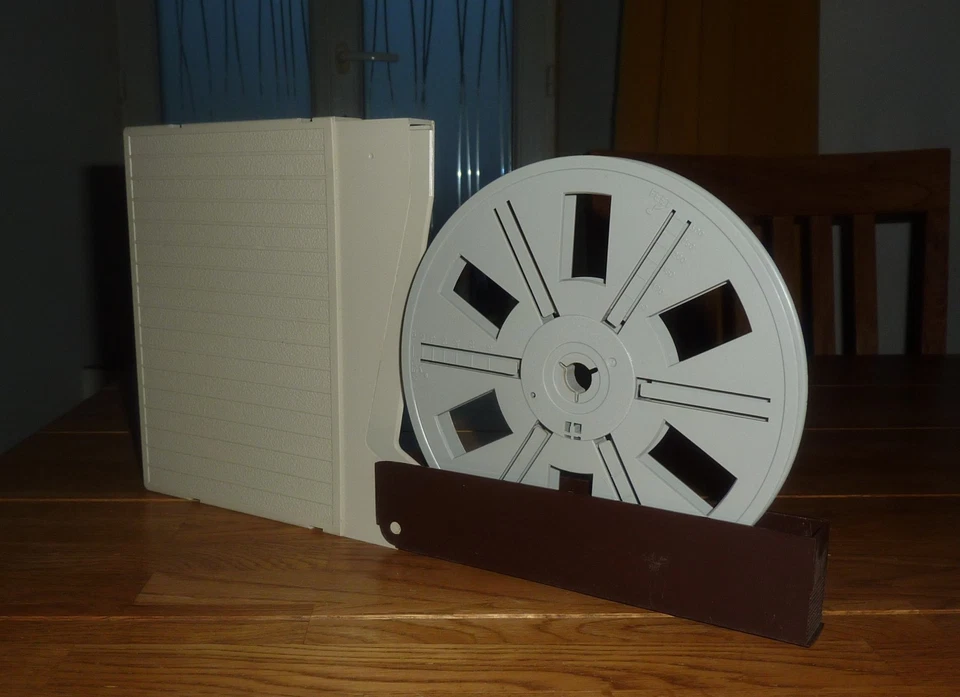 Bobine POSSO Super 8 mm vide de 120 mètres avec sa boite de rangement