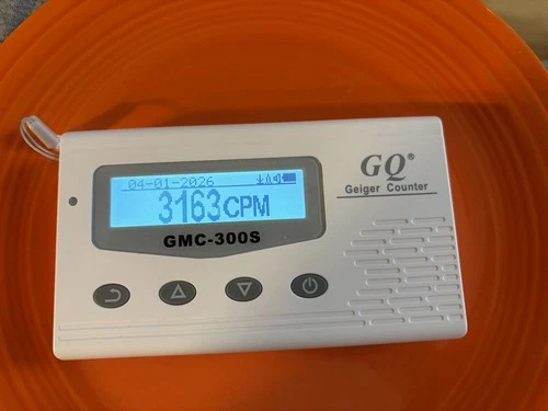 10” VINTAGE RADIOACTIVE FIESTAWARE Dinner  PLATE/ Creamy Finish