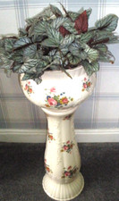 Maryleigh Jardiniere Plant Stand