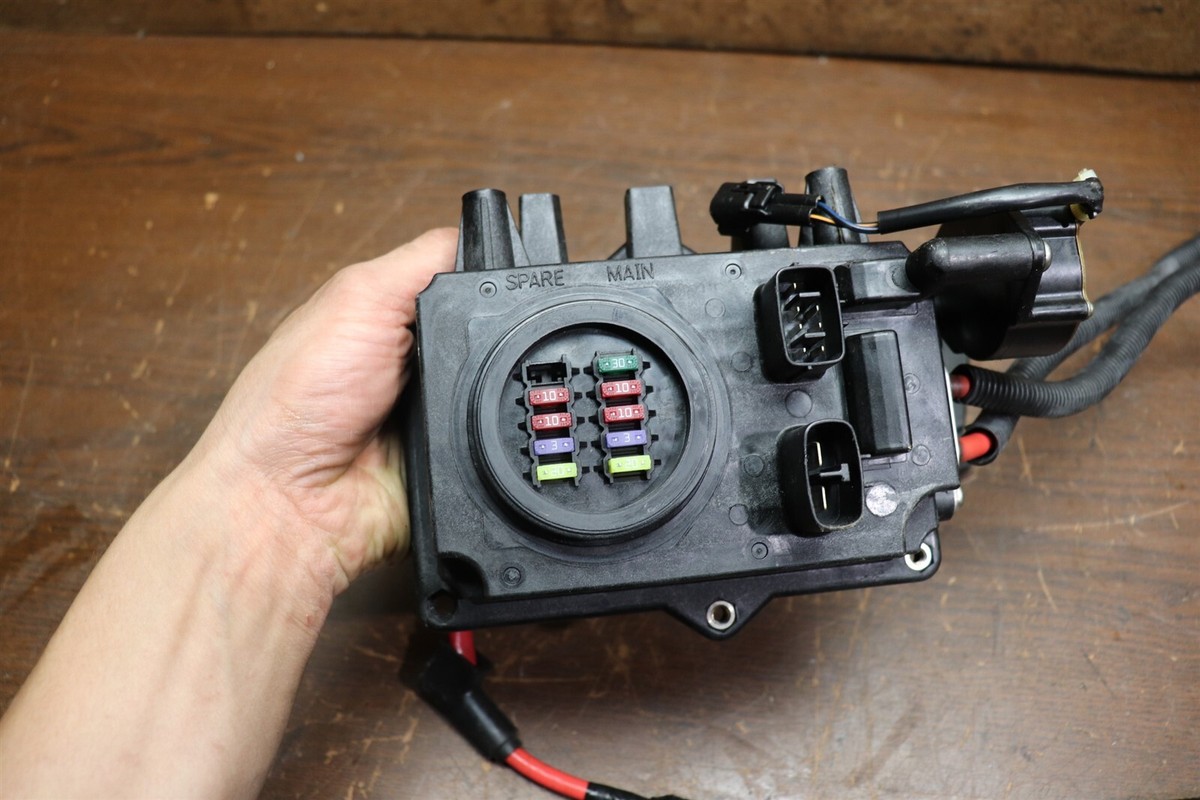 2005-2009 Yamaha Vx Deluxe Vx1100 Fuse Box 6D3-82170-00-00 2005-2009 Yamaha Vx Deluxe Vx1100 Fuse Box 6D3-82170-00-00