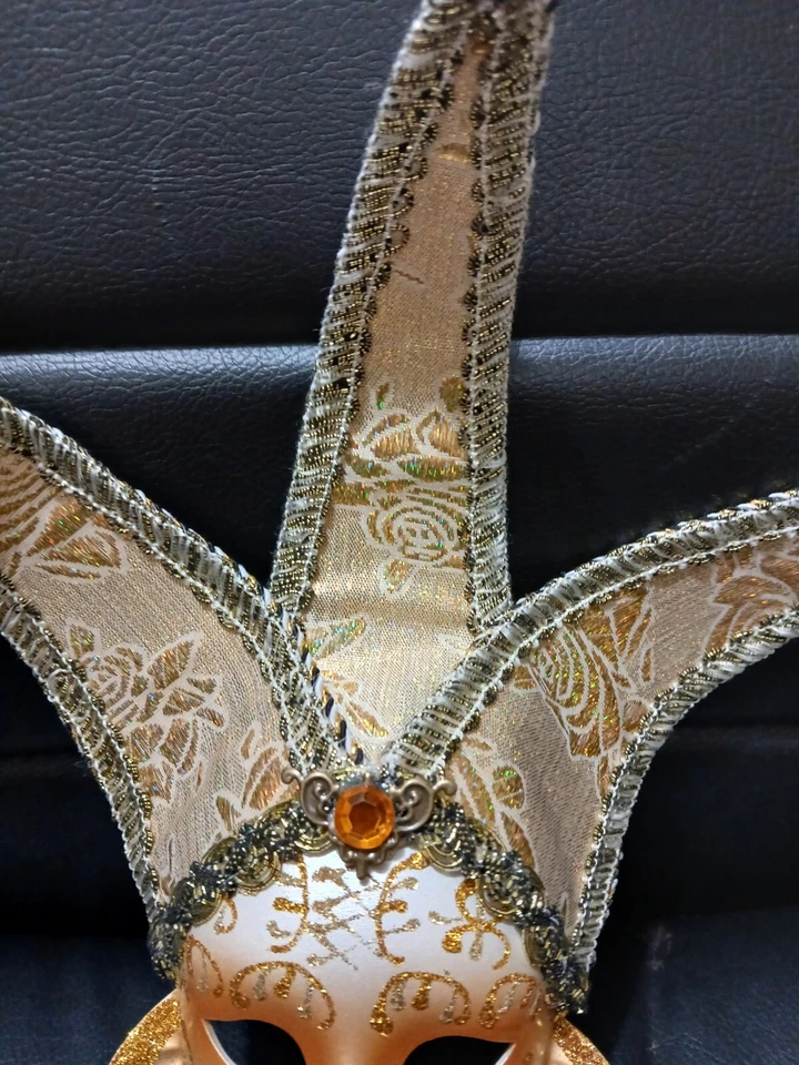 Small Mask Face Mardi Gras Wall Hanging Venetian festival carnival 9x9" - Image 3 of 4