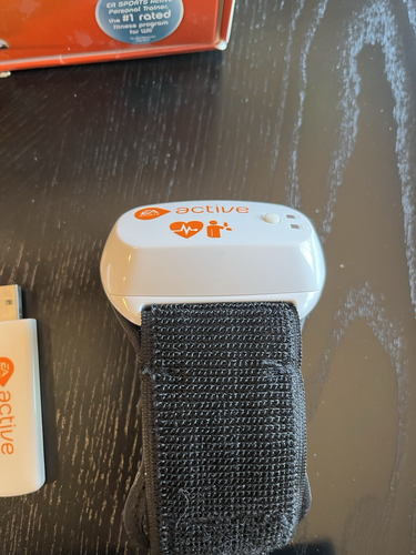Wii EA Sports Active 2 Game With Arm & Leg Bands And Dongle - Picture 2 of 4