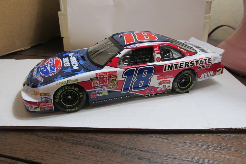 Baterías interestatales Bobby Labonte #18/Let's Roll 2002 Grand Prix 1 de 1.798 Foto 4 de 4
