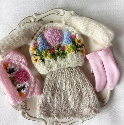 Handmade Blythe Doll Outfit 12'' Embroidered Flower Sweater Beige Skirt 7Pc Set