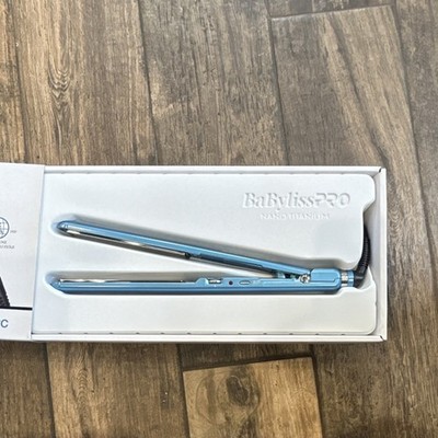 BaBylissPRO Nano Titanium Ultra-Thin Flat Iron 1 in Titanium Blue 450°F/230°C