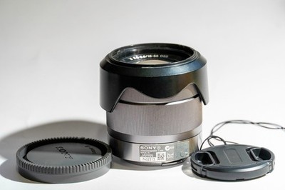 Sony SEL 18-55mm f/3.5-5.6 OSS Lens