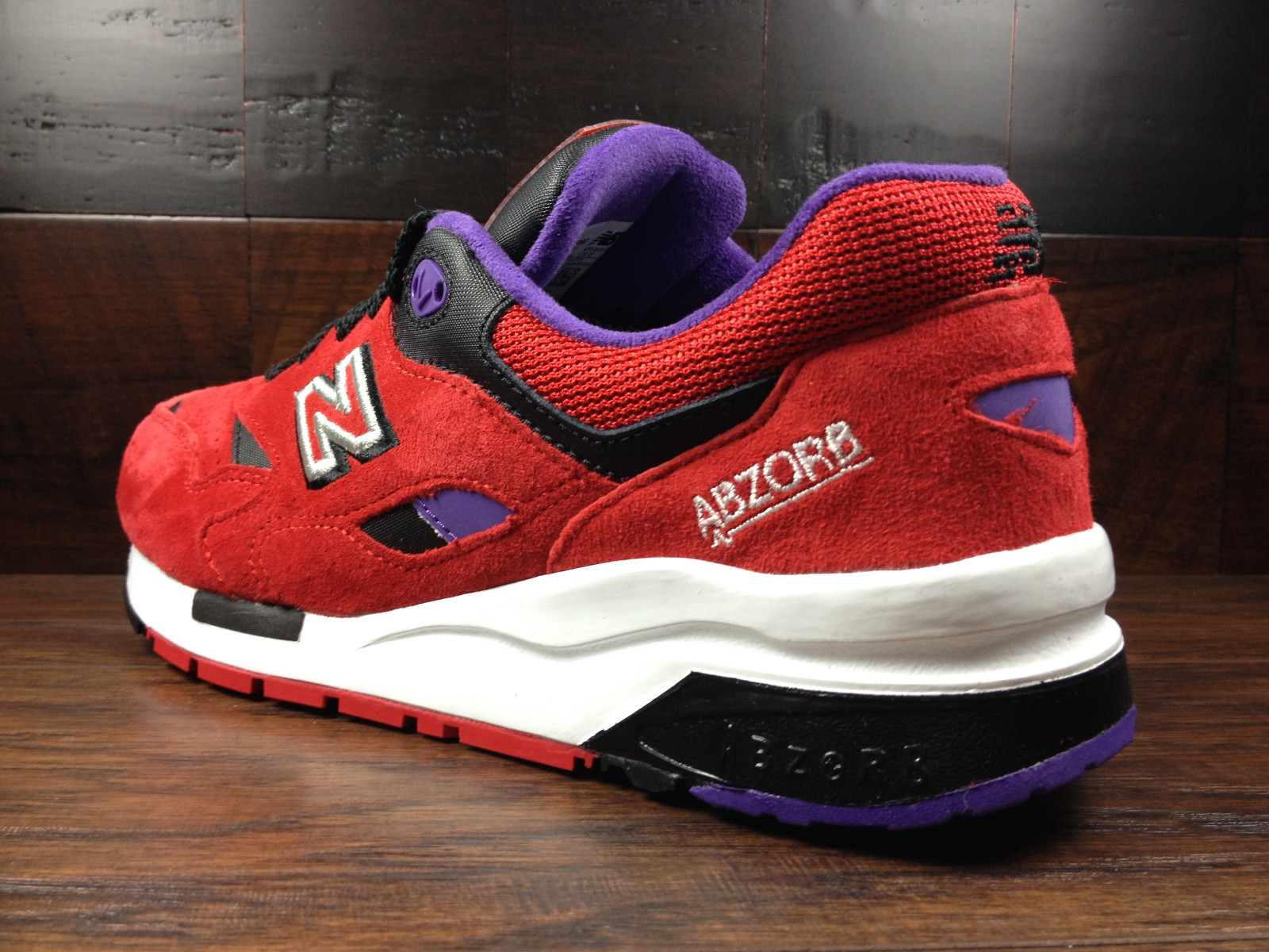 Size 7.5 - New Balance 1600 Red 