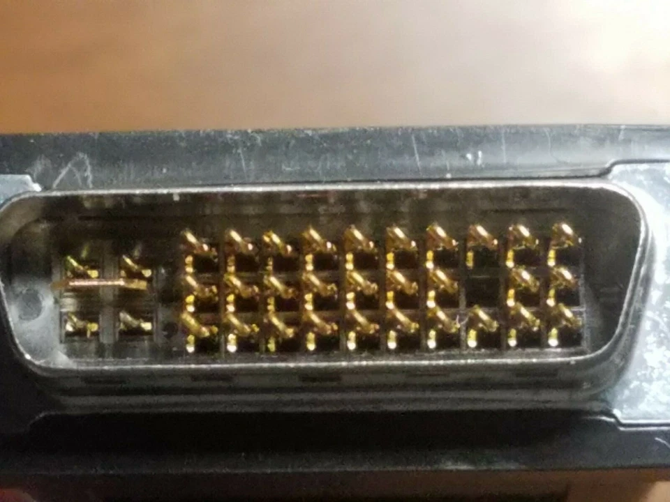 Molex CN-04E889-31221-2AN-0021 DP/N 04E889 REV A00 EVC to Dual DVI-D Cable - Image 4 of 4