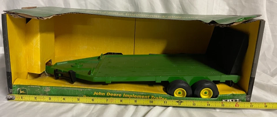 ERTL John Deere 1:16 Implement Trailer Flatbed Machinery in Box - Image 2 of 4