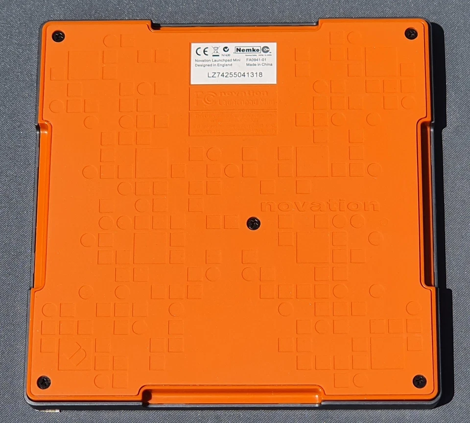 Ableton Novation Launchpad Mini MK1 USB Pad Midi Controller Boxed - Image 2 of 3