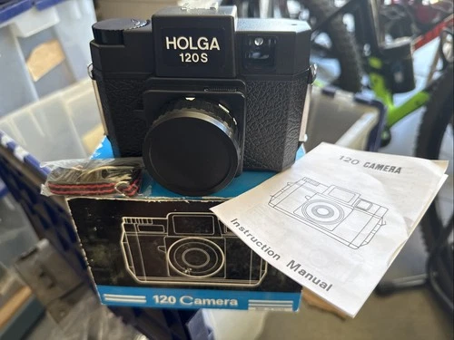HOLGA 120 Plastic Medium Format Camera New Old Stock With Manual & Stap & Box