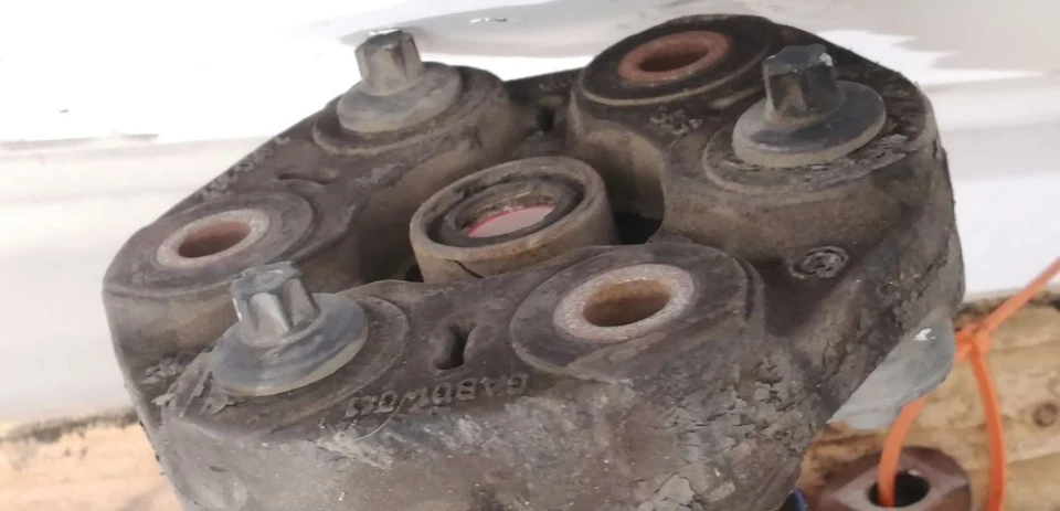 REAR DIFFERENTIAL CARRIER ASSEMBLY 33107605589 2014-2018 BMW 328D - Image 3 of 4