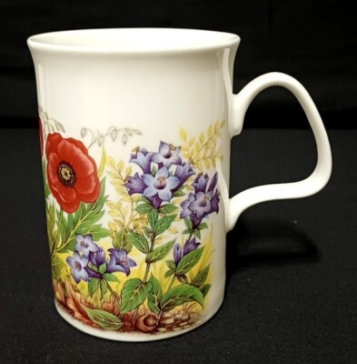 Porzellanbecher ROY KIRKHAM ''Meadowland'' H/D: 10,5x7,7cm Gewicht 196 Gramm