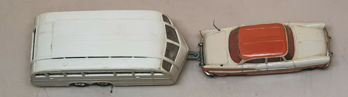 Simca Vedette Chambord 1958 and caravan Hénon Yellow and Black 1:43