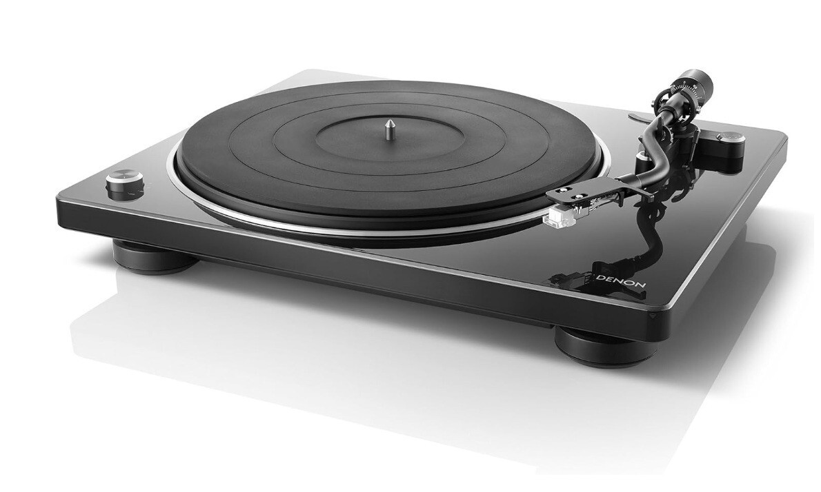 DENON DP-400BKEM Belt Drive Turntable in Black - New Model