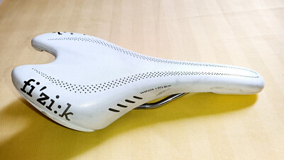 Selle Fizik Pavè Sport Wing Flex – Blanche – Carbone – Vélo Course – Italie