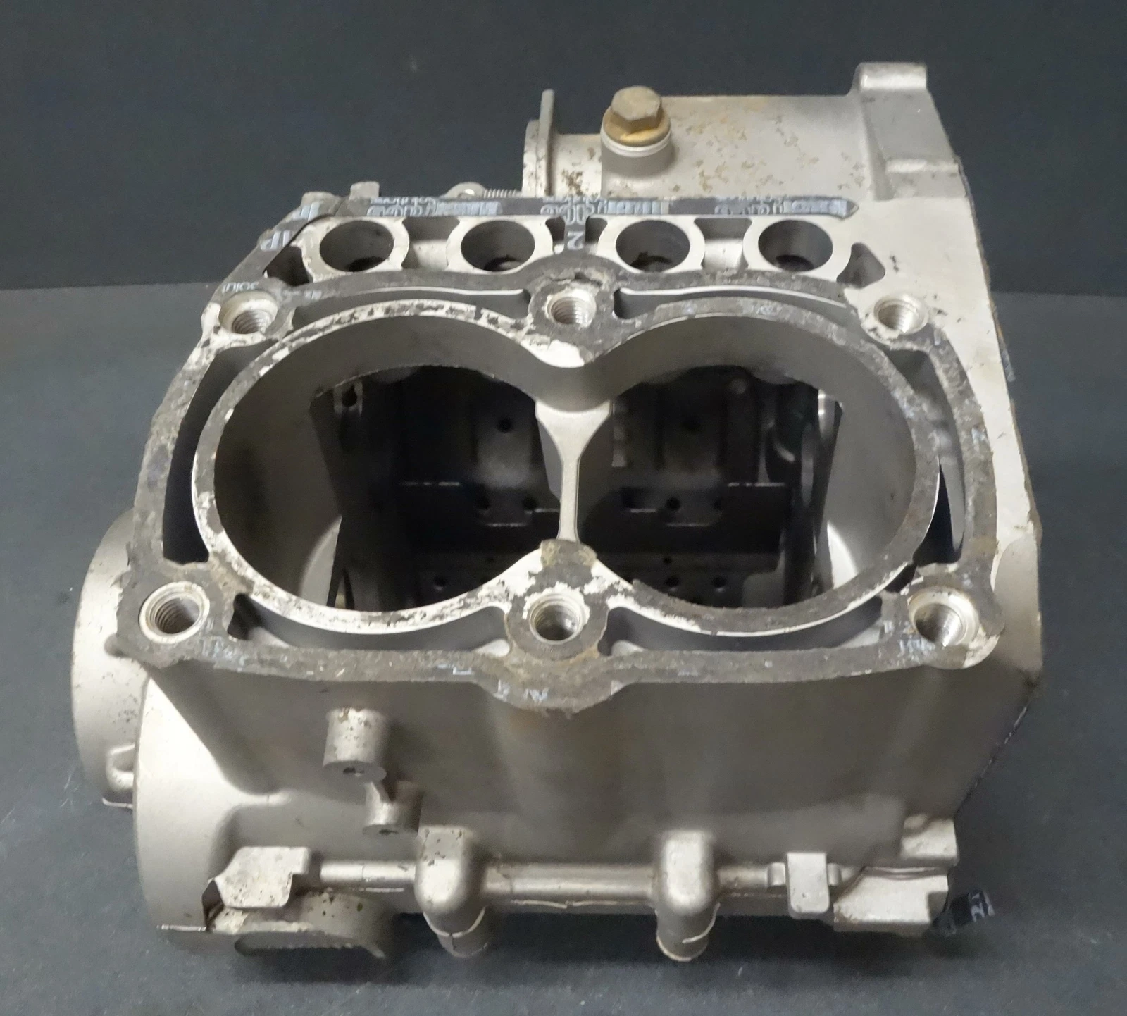 02-05 Polaris Frontier 600 OEM Engine Motor Crankcase Crank Case 2202444