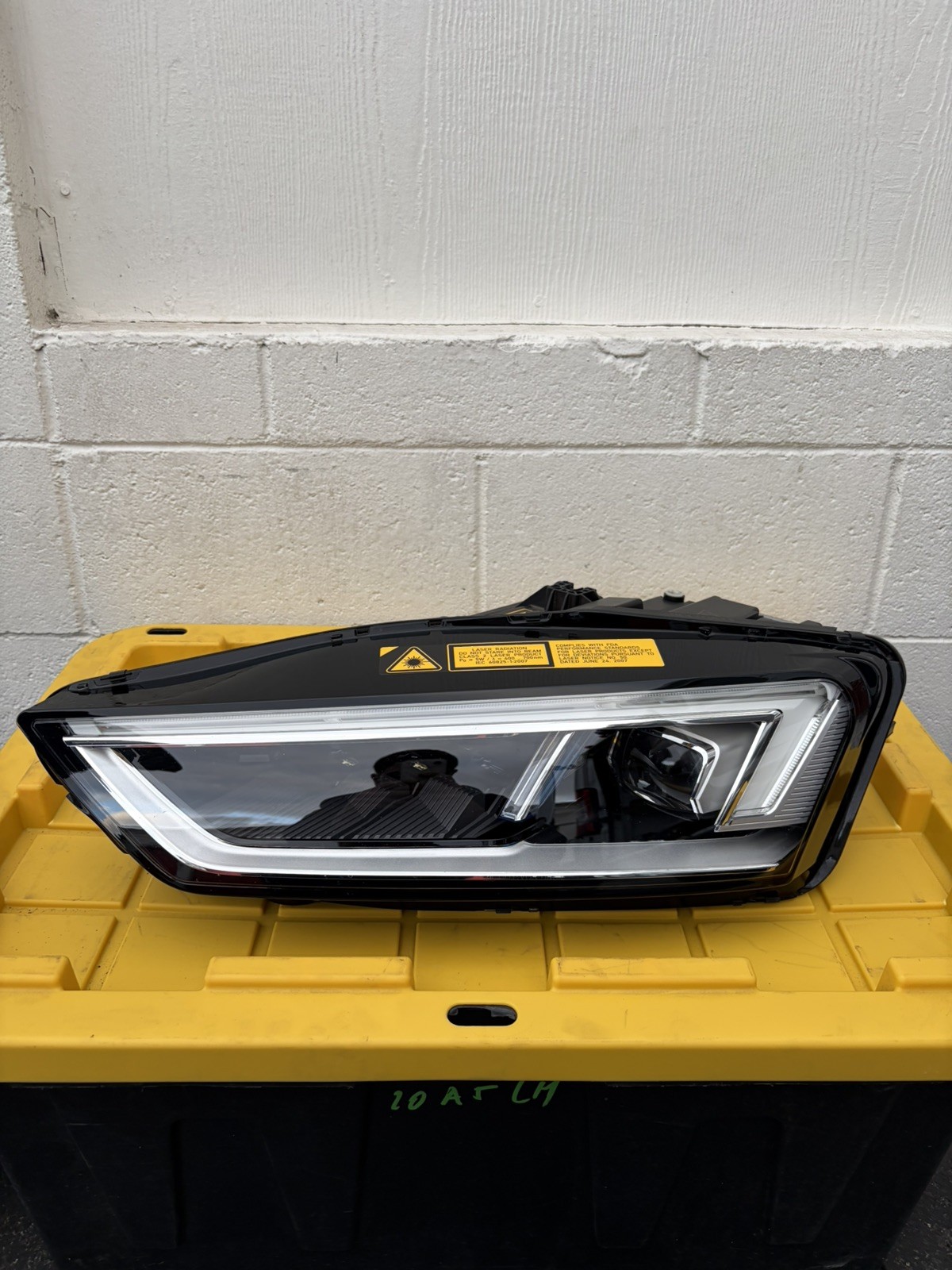 AUDI R8 OEM 2017-2023 LEFT DRIVER SIDE HEADLIGHT COMPLETE