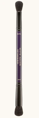 Kevyn Aucoin Cepillo de sombra de ojos de doble extremo para mezclar sin esfuerzo - Imagen 1 de 3