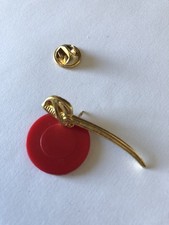 Pin’s CHAMPAGNE Canard Duchêne Sabre doré