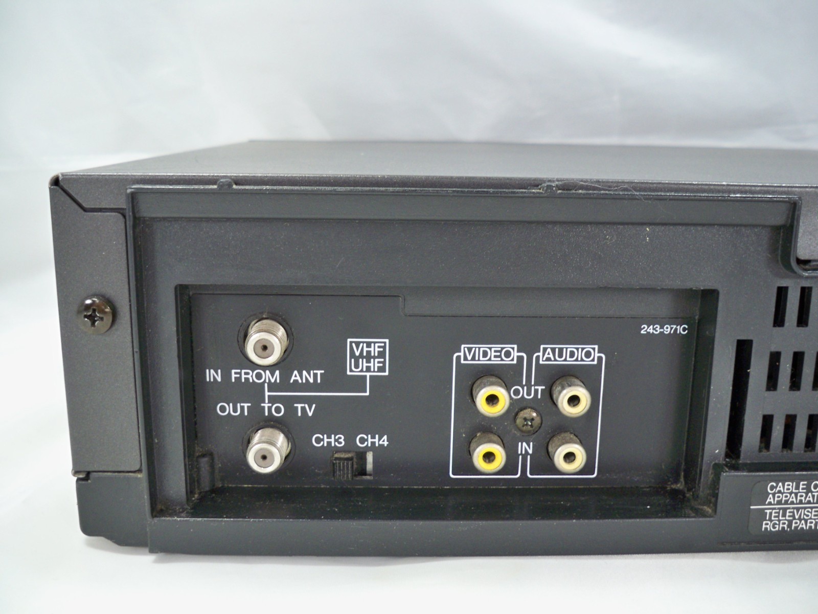 Magnavox VR9330AT01 VCR VHS Player 4-Head – Restored SEE VIDEO