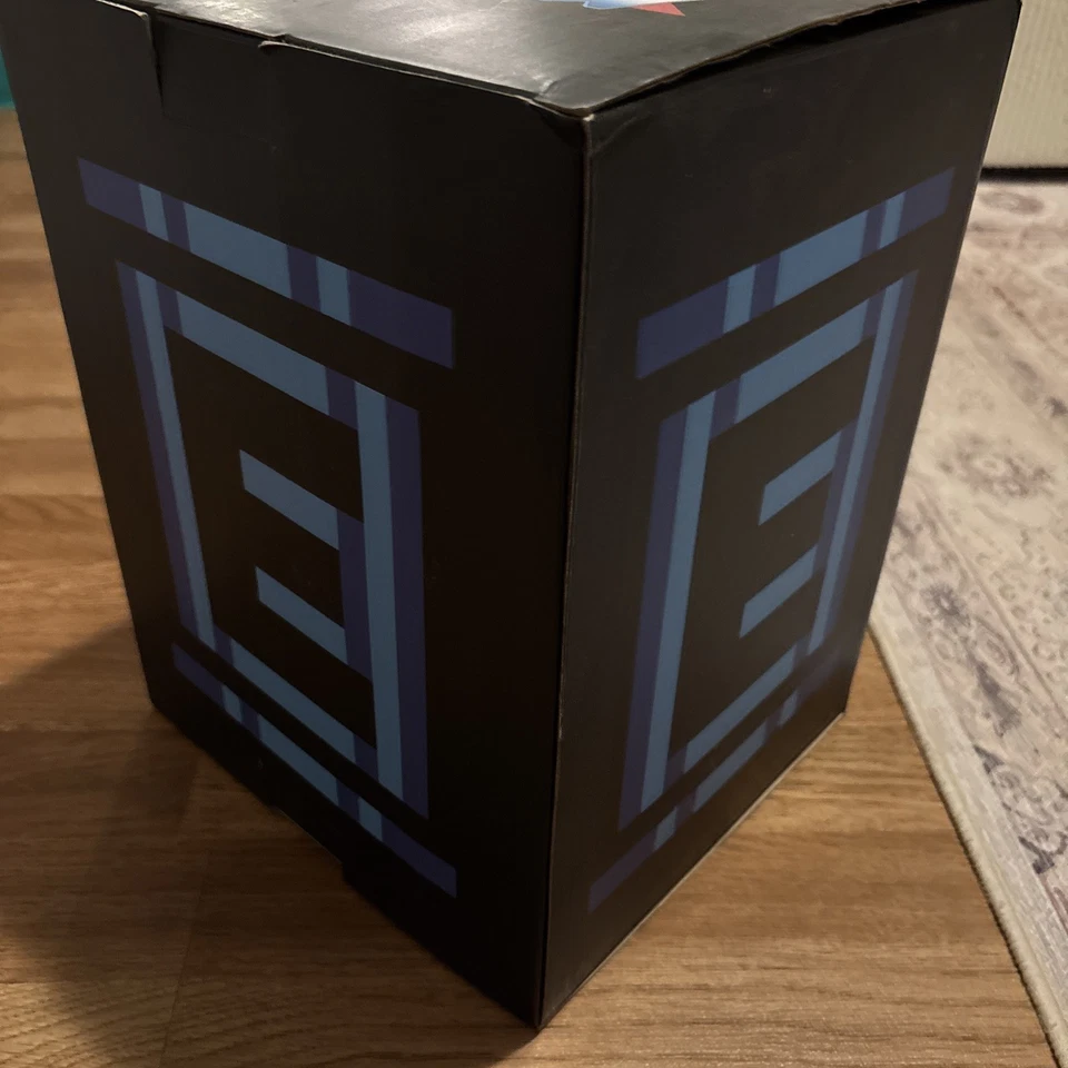 Authentic Official Capcom Megaman Classic Helmet Replica LIMITED EDITION NEW/Box - Image 3 of 4