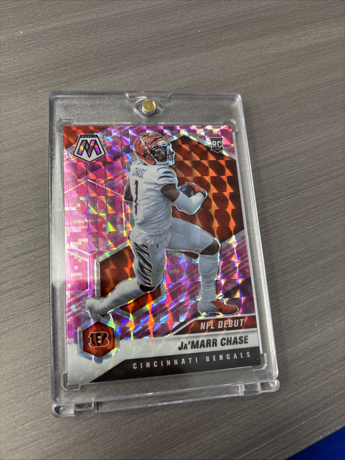 2021 Panini Mosaic - NFL Debut Ja'Marr Chase #247 Camo Pink Mosaic Prizm (RC) SP