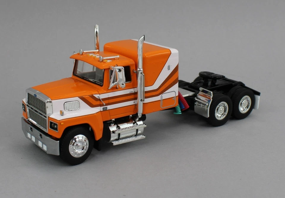 2025 DCP 1:64 *FORD LTL 9000* 3-PIECE "TRIO" Set of Trucks *NIB* - Image 3 of 4