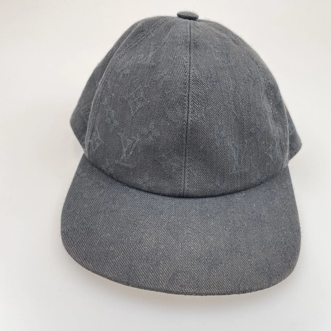 Louis Vuitton Casquette Monogram Essential Cap M76585 Black 58